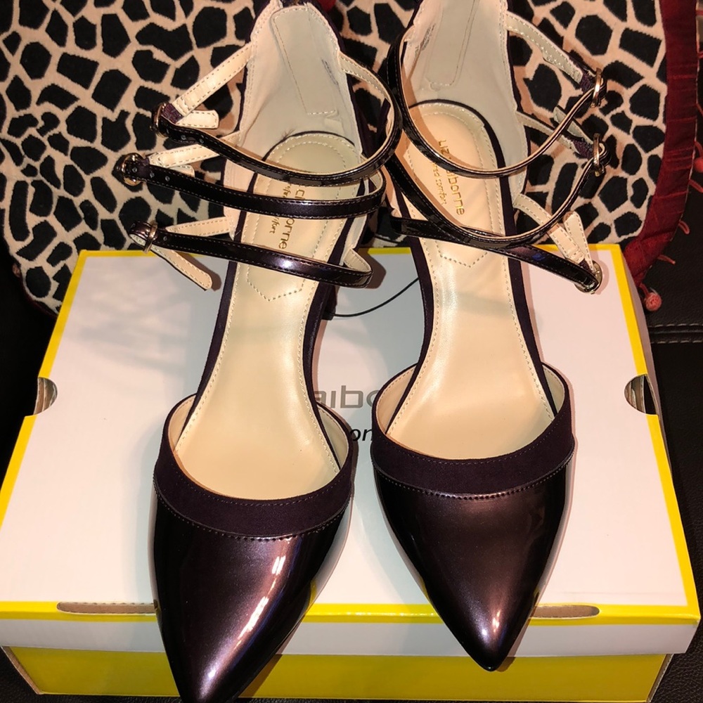 Liz Claiborne Size 9 high heel shoes NWT
